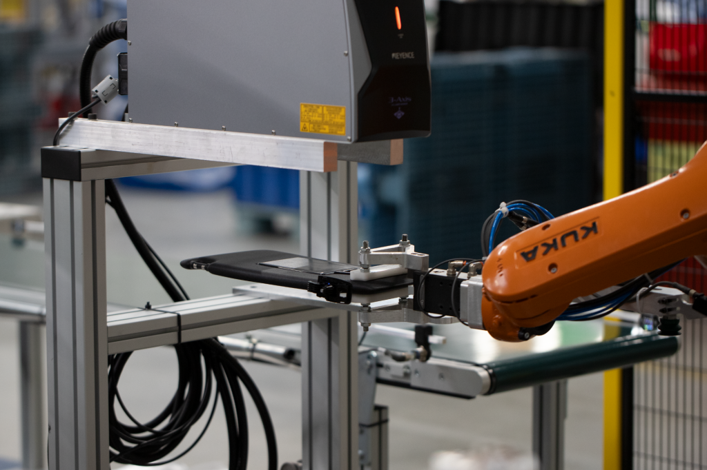 Business Unit Automotive e iniezione plastica BU